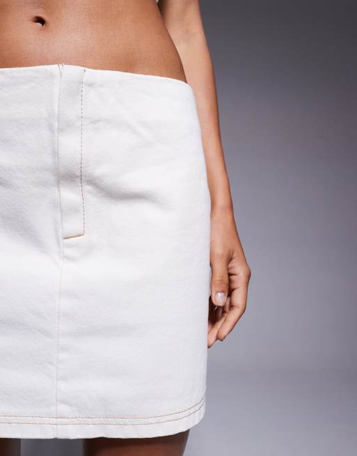 ASOS DESIGN – Mikro-Minirock aus Denim in Cremeweiß mit Ziernähten, Kombiteil, 4 von 5