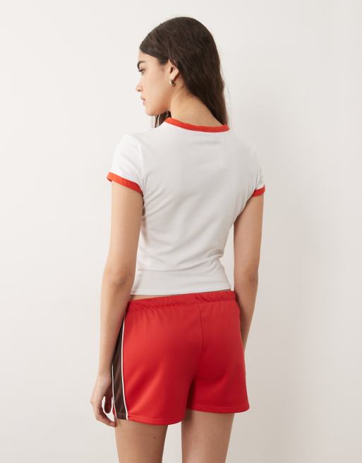 ASOS DESIGN – Mikro-Shorts aus Trikot-Stoff in Rot mit Paspelierung, Kombiteil, 4 von 5
