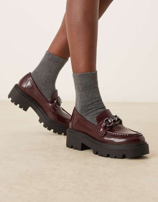 ASOS DESIGN Milan chunky chain detail loafers in burgundy, 3 of 4