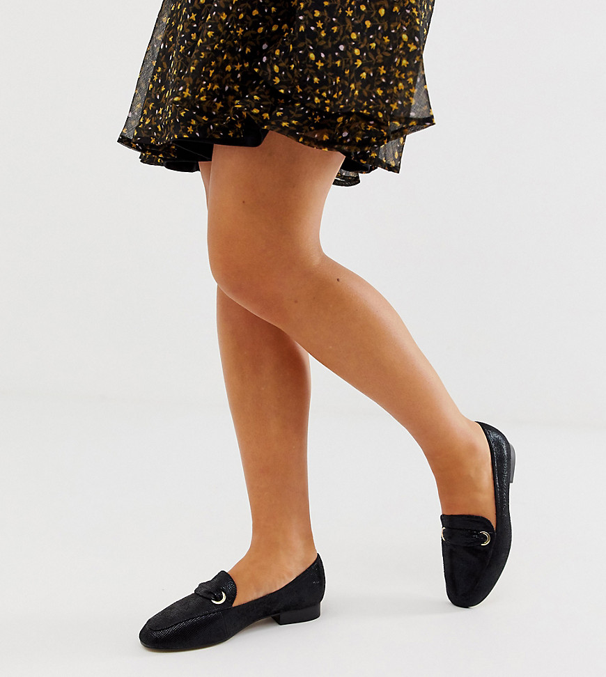 ASOS DESIGN - Mile - Platte schoenen met brede pasvorm in zwart met reptielenprint