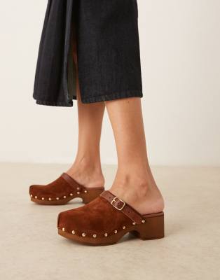ASOS DESIGN MILES CLOSED-TOE STUDDED CLOGS 