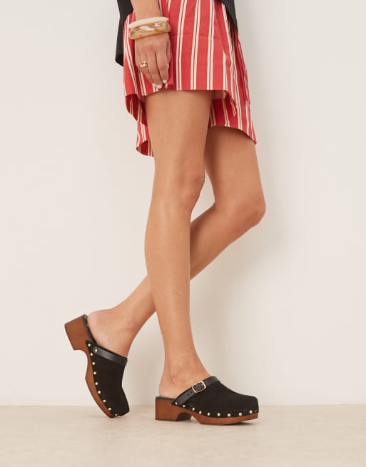ASOS DESIGN - Miles - Klompen met studs en gesloten neus in zwart suède, 2 van 4