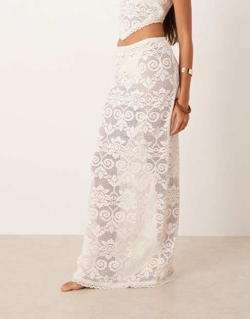 ASOS DESIGN - Minette - Cremehvid strand-maxinederdel i hæklet blondestof, 3 af 5