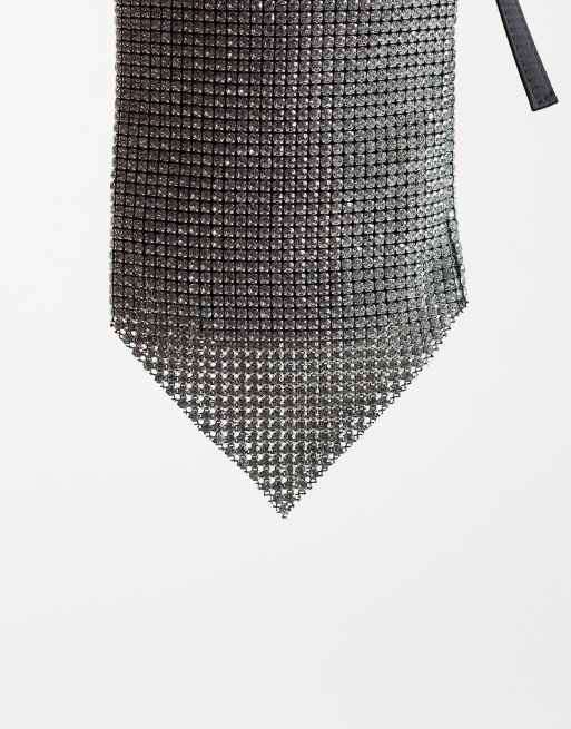ASOS DESIGN mini axelväska med drapering och strass i silver, 3 av 4