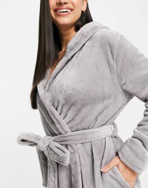 ASOS DESIGN - Mini badjas van superzachte fleece in grijs