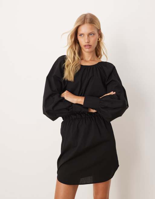 ASOS DESIGN - Mini blouson-jurk van zware poplin met gestrikte achterkant in zwart, 2 van 4