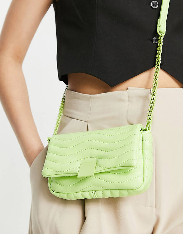 ASOS DESIGN - mini detail quilted cross body bag with adjustable strap in green