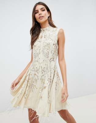 long sleeve wedding dresses