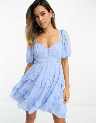 ASOS DESIGN - Mini-Freizeitkleid aus leicht genopptem Stoff in Hellblau mit Rückenausschnitt und Spitzeneinsatz