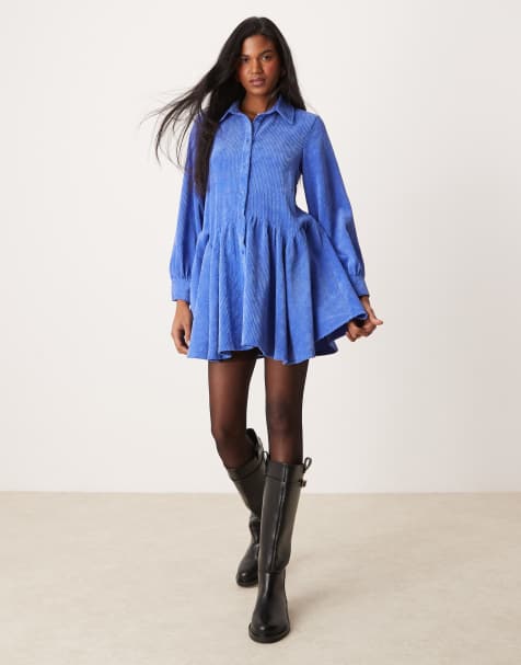 ASOS DESIGN – Mini-Hängerkleid aus Cord in Blau mit Schößchensaum - view 1