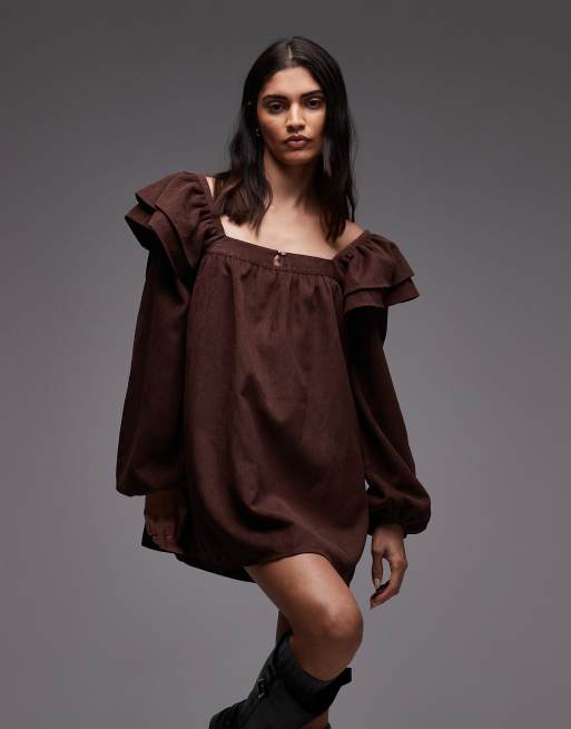 ASOS DESIGN – Mini-Hängerkleid aus Cord in Schokobraun mit eckigem Ausschnitt und Rüschen, 4 von 4