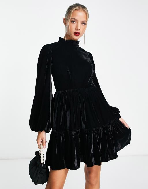 Schwarz ASOS Rüschen-Stehkragen ASOS DESIGN mit | aus in Mini-Hängerkleid Samt –