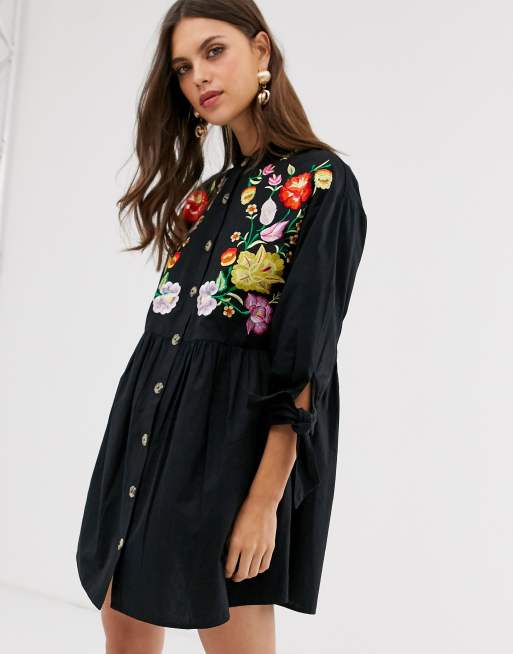 ASOS DESIGN – Mini-Hängerkleid mit besticktem Grandad-Kragen, Knopfleiste und Bindedetail an den Ärmeln