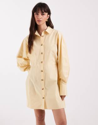 Mini-Hemdkleid in Buttermilchgelb mit geraffter Taille Gelb 32