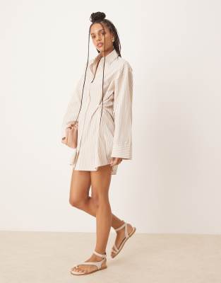 ASOS DESIGN - Mini-Hemdkleid in Sandbeige mit Streifen und Knopfdetail an der Taille-Neutral