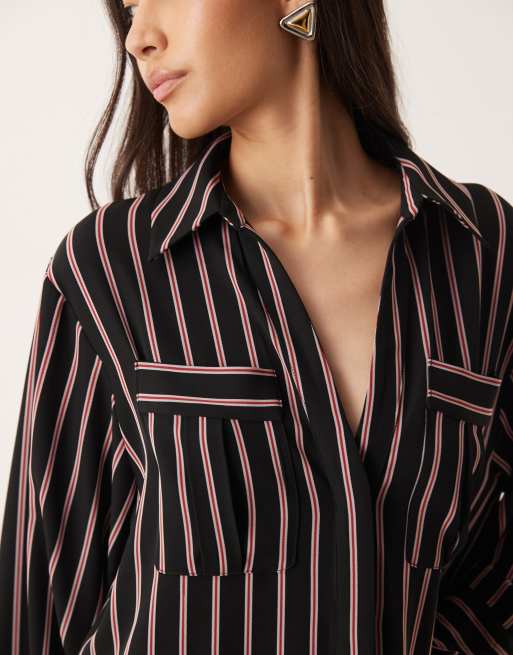 ASOS DESIGN – Mini-Hemdkleid in Schwarz mit roten Streifen, breiten Bündchen und Oversize-Taschen, 4 von 4