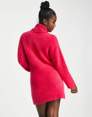 Pink fuzzy 2024 sweater outfit