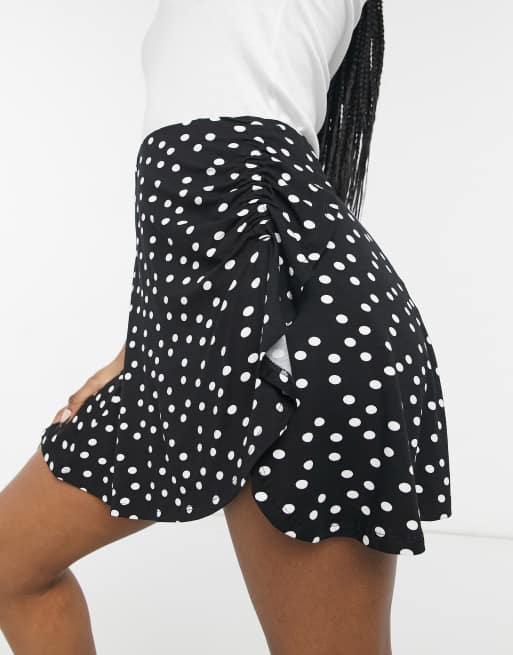 ASOS DESIGN Mini jupe pois avec d tail fronc Monochrome