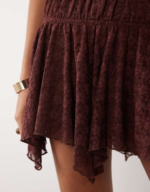 ASOS DESIGN - Mini-jupe asymétrique avec superposition en dentelle - Chocolat, 4 de 5