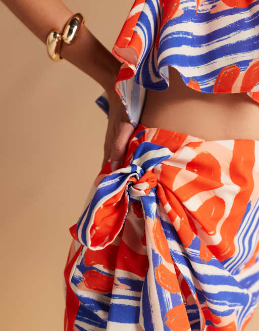 ASOS DESIGN - Mini-jupe d'ensemble à imprimé tropical avec détail noué - Rouge et bleu, 4 de 5
