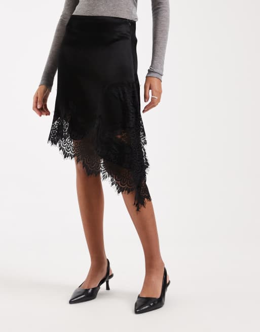 ASOS DESIGN - Mini-jupe en satin asymétrique bordée de dentelle - Noir, 2 de 5