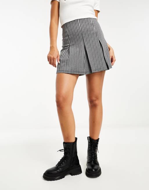 ASOS DESIGN Mini jupe plissee a motif pied de poule ASOS