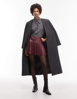 ASOS DESIGN - Mini-jupe plissée en PU - Bordeaux-Rouge