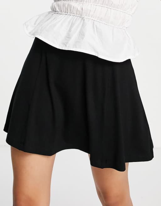 ASOS DESIGN - Mini-jupe virevoltante avec taille élastique - Noir, 3 de 4