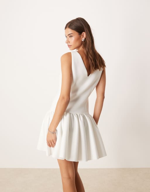 ASOS DESIGN - Mini-jurk in scubastijl met verlaagde taille en wijde rok in wit, 3 van 4