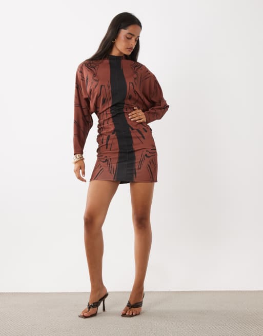 ASOS DESIGN mini jurk met aangezette hals en batwingmouwen met dierenprint, 2 van 4