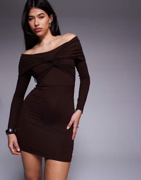 ASOS DESIGN - Mini jurk met blote, gedraaide schouders en lange mouwen in chocoladebruin - view 1