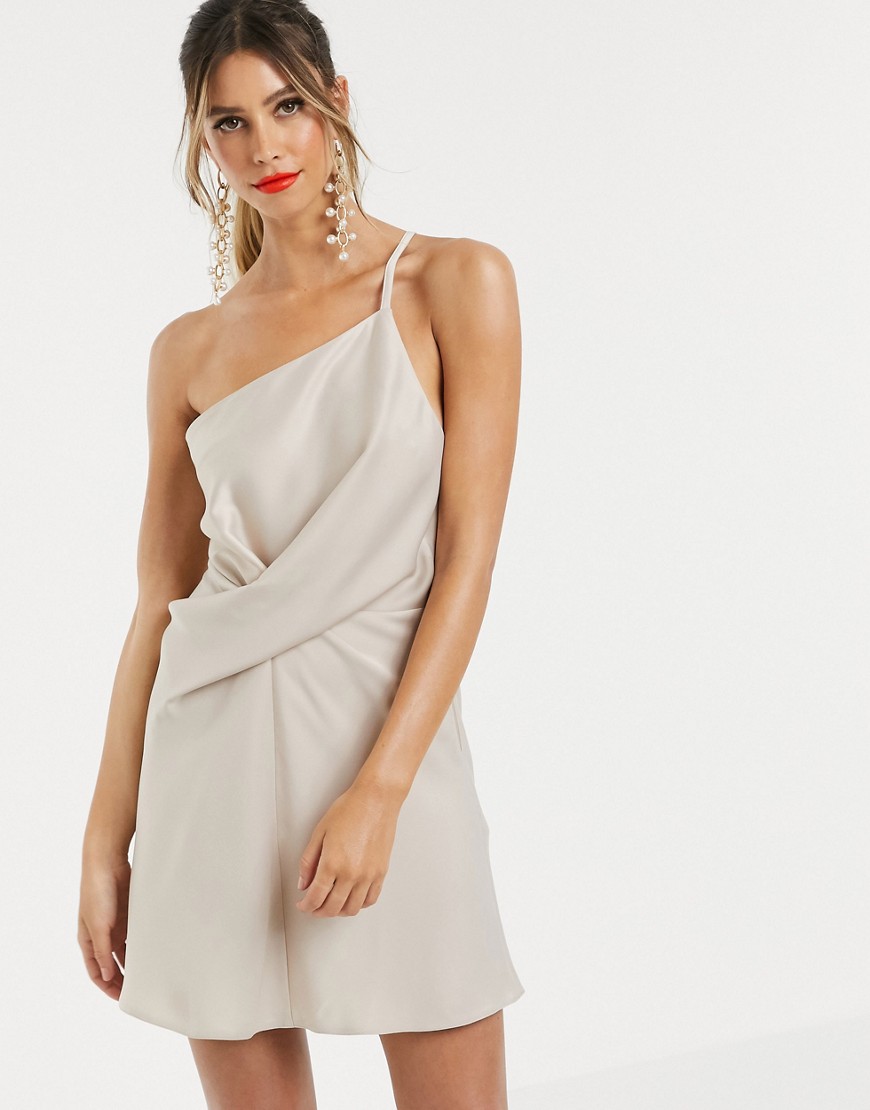 ASOS DESIGN - Mini-jurk met blote schouder van satijn-Crème