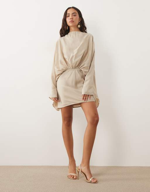 ASOS DESIGN mini jurk met capemouwen, open rug en kwastjes in stone, 3 van 4