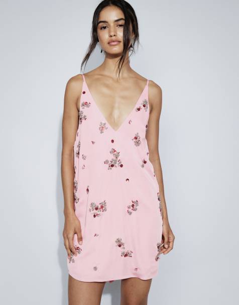 ASOS DESIGN mini jurk met cluster en versiering in roze - view 1