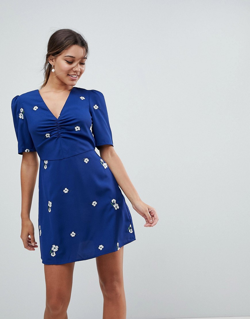 ASOS DESIGN - Mini-jurk met geborduurde bloemen-Blauw