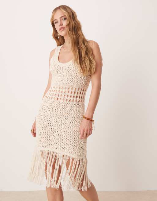 ASOS DESIGN - Mini jurk met gebreide steken en franjes in stone