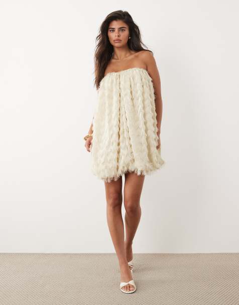 ASOS DESIGN - Mini jurk met golvende textuur en hartvormige halslijn in stone - view 1