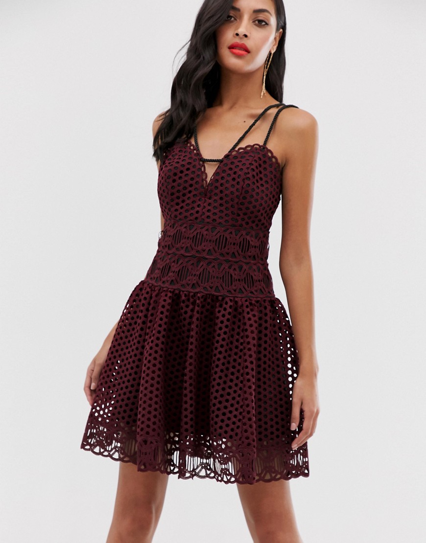 ASOS DESIGN - Mini-jurk met kanten mandweving en touwrand-Rood