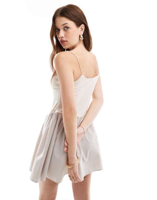 ASOS DESIGN - Mini jurk met lage gebogen hals en strikdetail in stone, 2 van 4