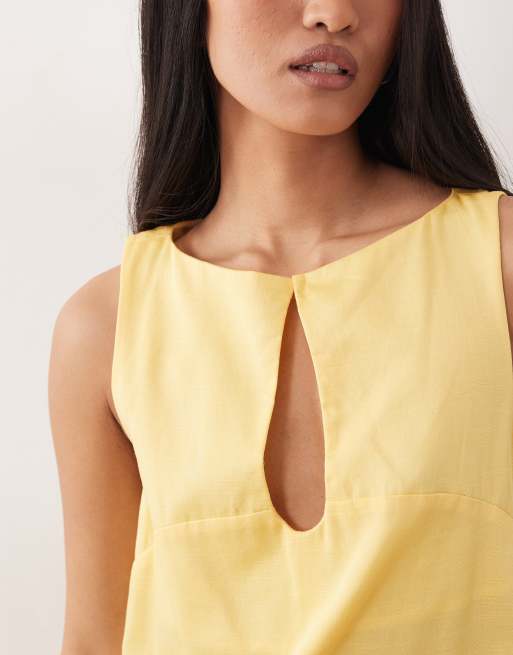 ASOS DESIGN - Mini jurk met rechte hals en uitsnijding in geel , 2 van 4