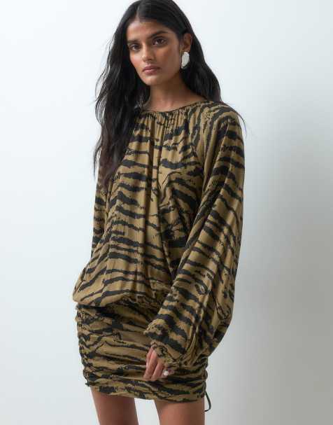 ASOS DESIGN mini jurk met ronde hals en gerimpeld rokgedeelte in dierenprint - view 1