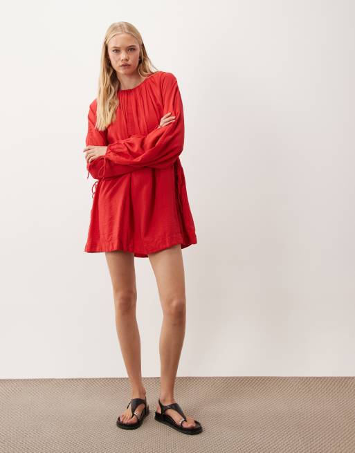 ASOS DESIGN mini jurk met ronde hals, gerimpelde taille en blousonmouwen in rood, 2 van 4