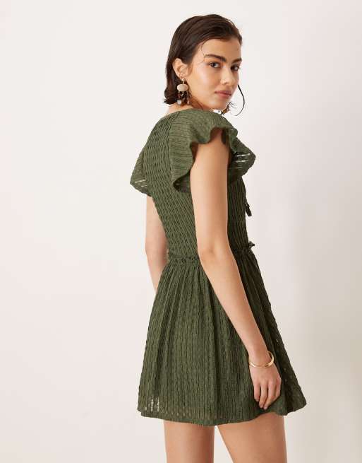ASOS DESIGN - Mini jurk met textuur en fladdermouwen in kaki, 4 van 4