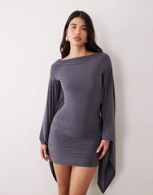 ASOS DESIGN mini jurk met uitlopende mouwen in antracietgrijs, 4 van 4