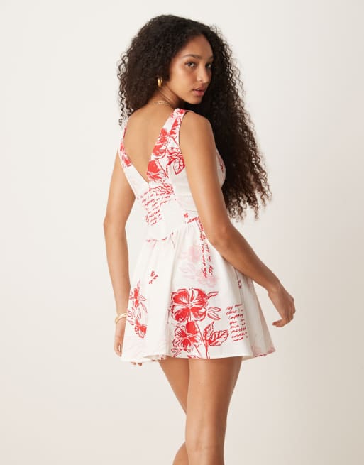 ASOS DESIGN - Mini jurk met V-hals, verlaagde taille en knopen in rode bloemenprint, 3 van 4