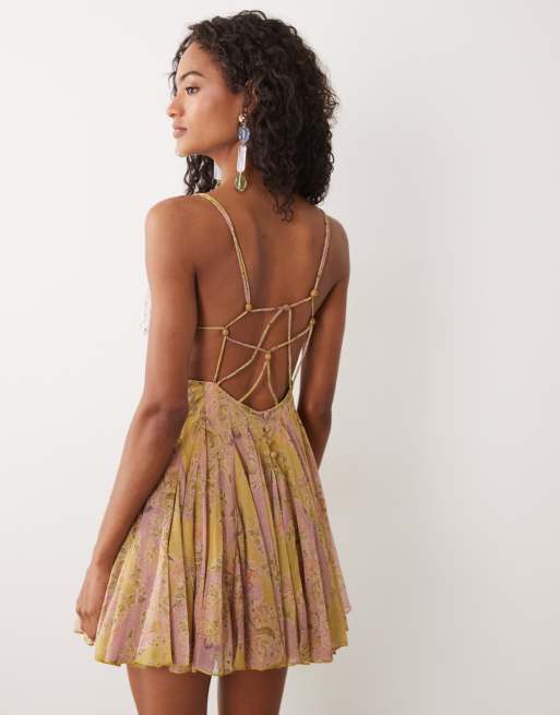 ASOS DESIGN - Mini jurk met versierde buste met uitsnijding en paisley print, 3 van 4