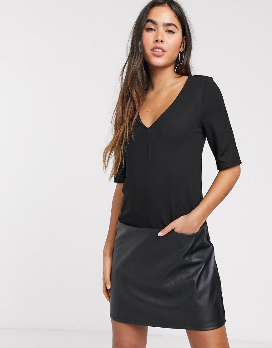 ASOS DESIGN - Mini-jurk met zoom in leerlook in zwart