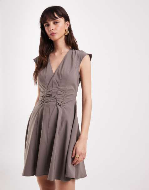 ASOS DESIGN - Mini jurk van bengaline met V-hals en gerimpelde taille in taupe - view 1
