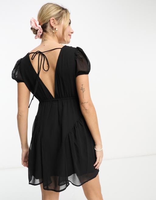 ASOS DESIGN - Mini-jurk van chiffon met korte mouwen en V-hals in zwart, 4 van 4