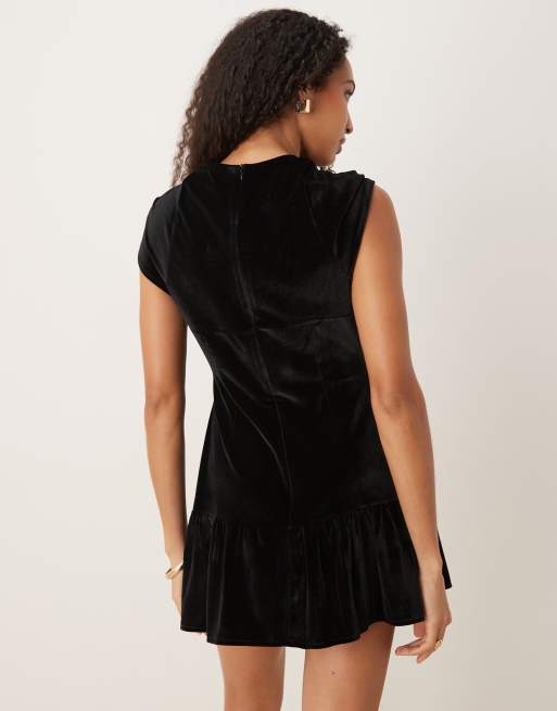 ASOS DESIGN - Mini jurk van fluweel met keyhole opening en verlaagde taille in zwart, 4 van 4